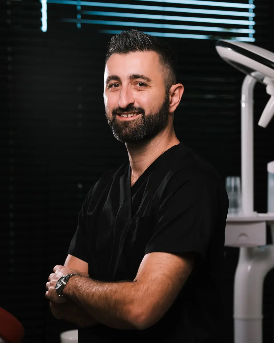 Dr Agron Shabani, osnivač klinike Confident i specijalista oralne hirurgije i implantologije